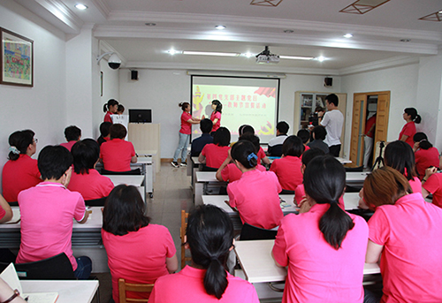 图为情景剧表演